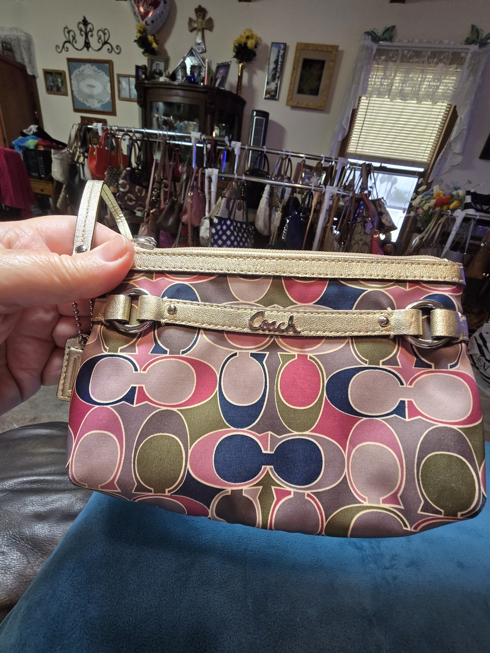 Coach Multicolor Scarf Signature Satin Wristlet w Gold Trim Great Condition 7.5L